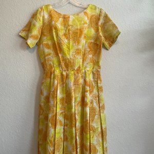 1960s Yellow Roses Box Pleated Day Dress
